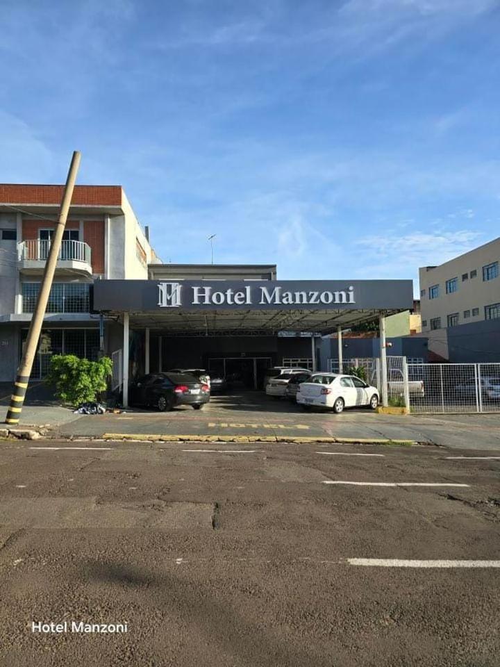 Hotel Manzoni 캄푸그란지 외부 사진